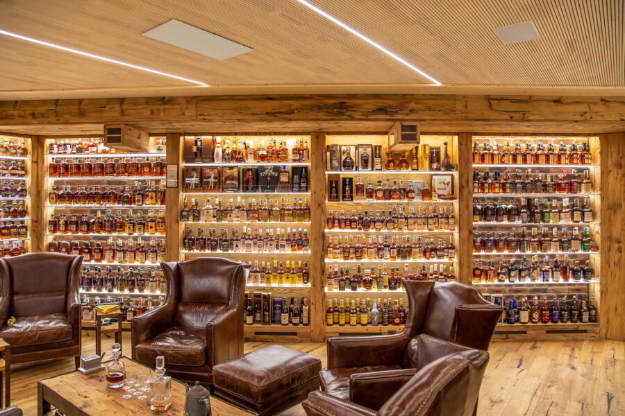 Flury ZH Affoltern Whiskykeller Intro 05